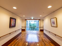 廊下の落ち着いた雰囲気