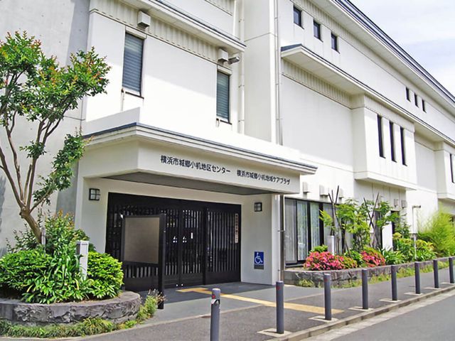 緑豊かなエントランス エントランス 清潔で魅力的なエントランスは、訪問者を温かく迎えます。緑が豊かで、穏やかに過ごせる環境です。