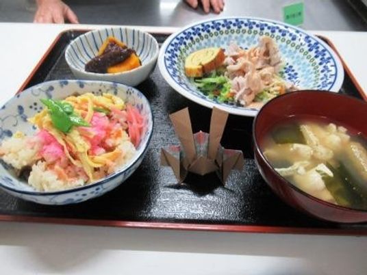 季節の彩りを感じる食事