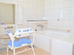 バリアフリーの快適浴室