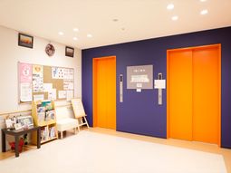 明るいエレベーターホール