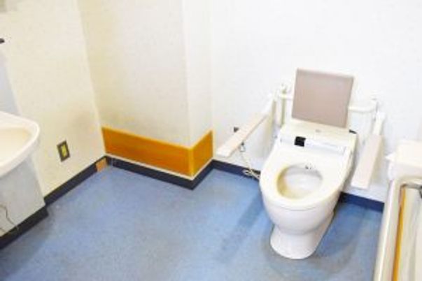 手すり付きトイレ