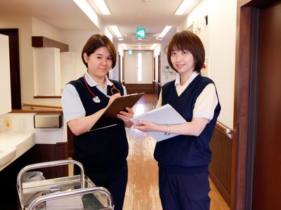 スタッフと廊下