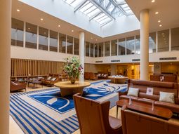 天窓付きラウンジの様子