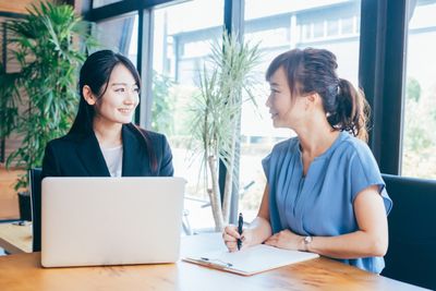 明るい相談の様子エントランス