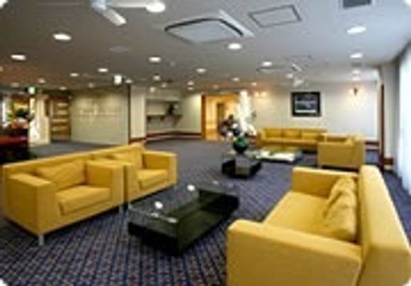 広い空間のラウンジ