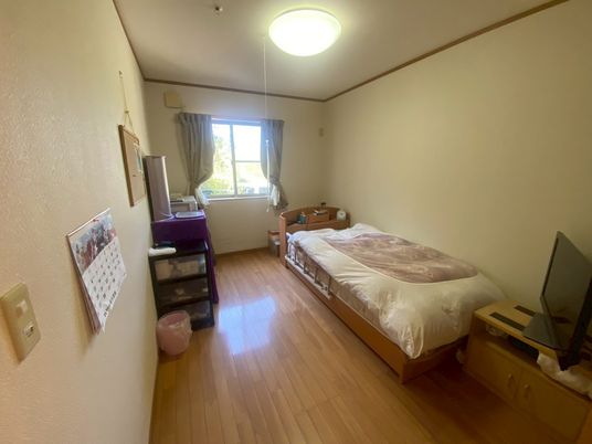 落ち着いた佇まいの居室