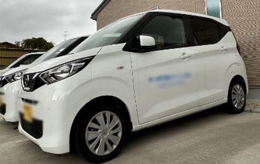 駐車場の自動車