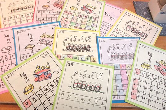 手作りカレンダーの展示