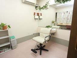 清潔な洗面台付き居室