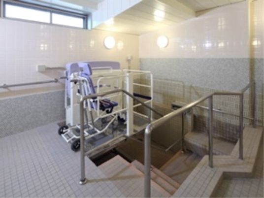 バリアフリーの浴室設備