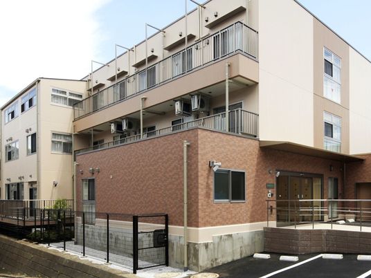 清潔感のある建物の外観