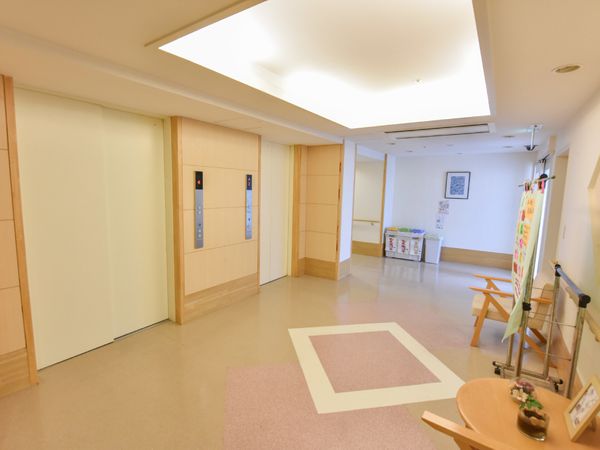 廊下の明るい空間
