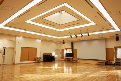 広い空間の多目的室
