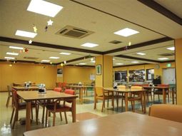 ゆったりした食堂の様子