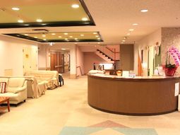 明るいロビーの風景