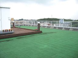 屋上のレクリエーションスペース