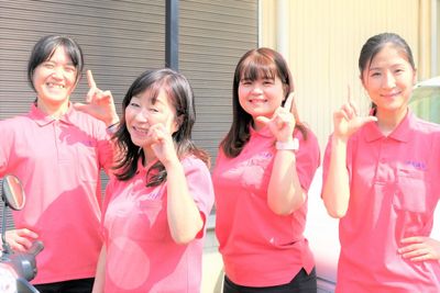 明るい職場のスタッフ