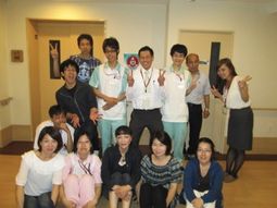 スタッフの集合ポーズ