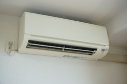 部屋のエアコン