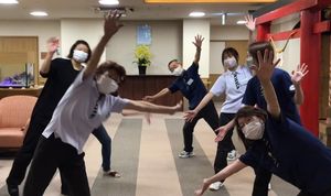 活動するスタッフの様子多目的室