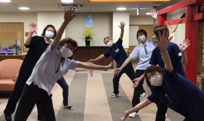 活動するスタッフの様子多目的室