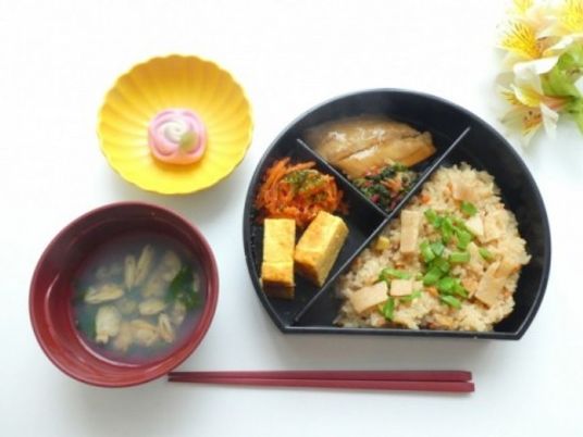 美しく盛られた料理