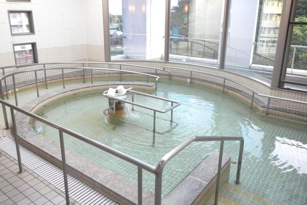 大きな窓の浴場