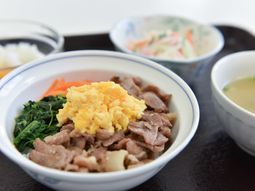 栄養満点のバランス食事