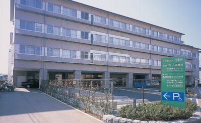 広々とした施設外観
