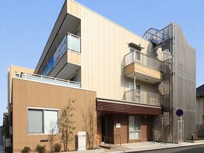 モダンな建物の外観