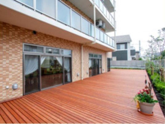 広々したテラススペース