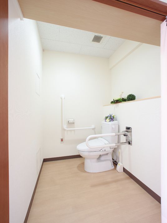 バリアフリートイレの内観