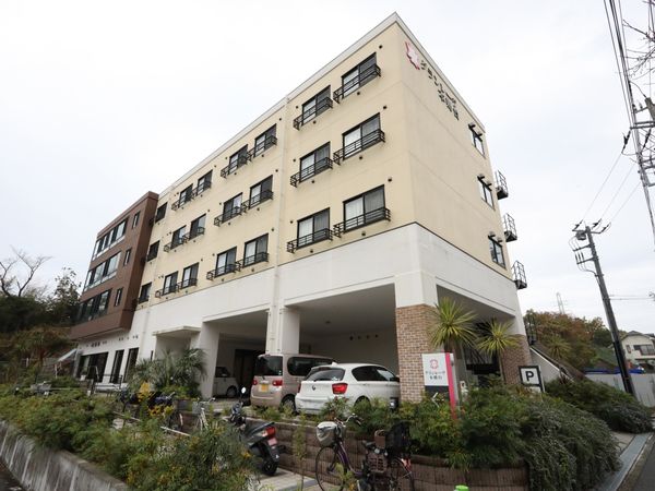 多階建ての現代建築