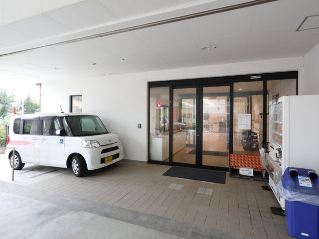 エントランスと車椅子対応車両