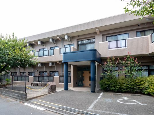 車椅子対応の出入口