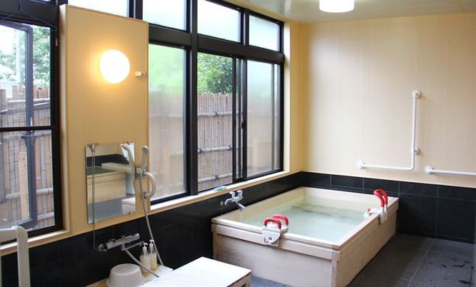 落ち着く設備の浴室