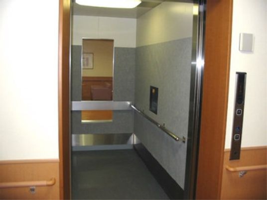 バリアフリーなエレベーター