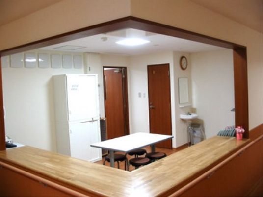 共有スペースの清潔感ある居室