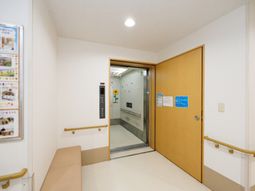 エレベーター前の廊下