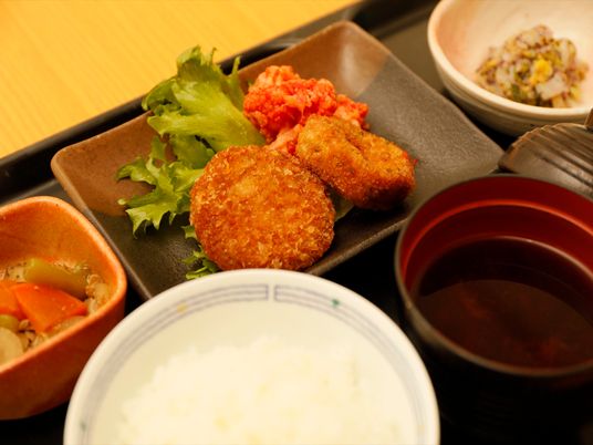 和食の食事セット