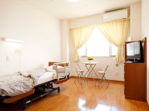 居室の明るい光景