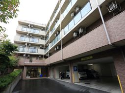 多階層建物のエントランス