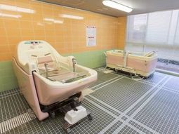 バリアフリーな浴室設備