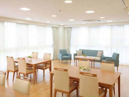 明るい居心地の食堂