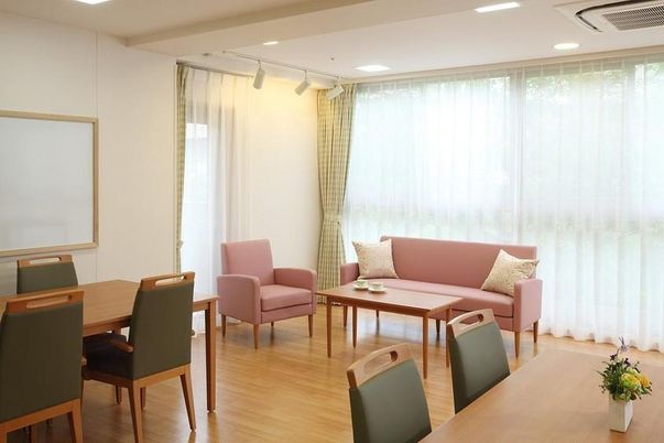 エントランスの花と装飾