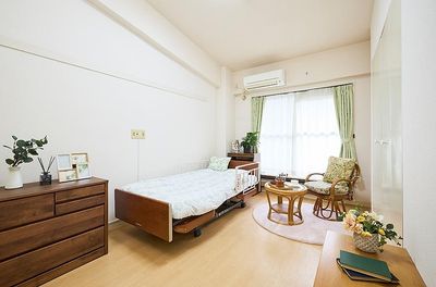 落ち着いた色合いの居室