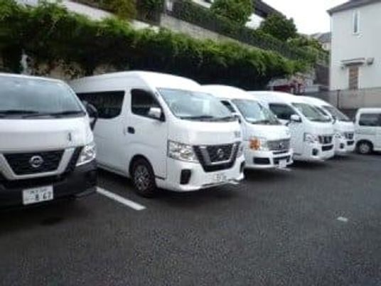 施設の駐車場  