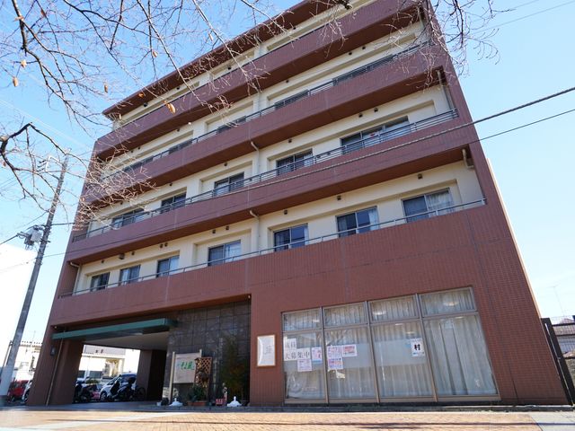 マルチストーリービル外観 外観 広々としたエントランスが特徴の落ち着いた色調の建物です。快適な勤務環境をお求めの方におすすめします。
