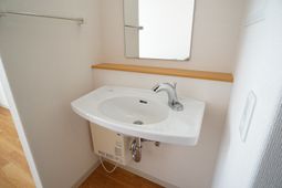 清潔な洗面台の一角